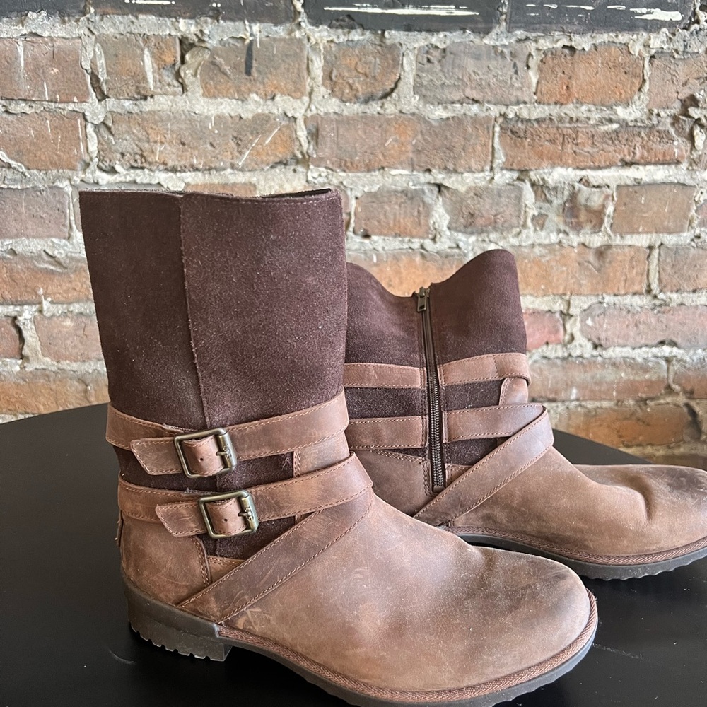 Ugg brown zip up boots